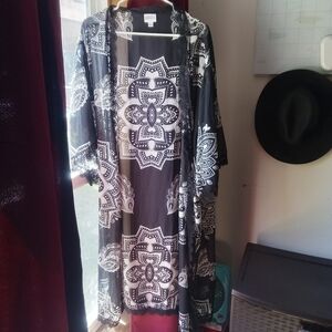 LulaRoe, Kimono Style Black & White Mandala Print